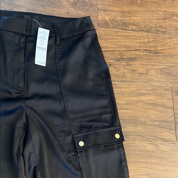 NWT WHBM Women’s Black Cargo Pants, Sz. 2 - Picture 4 of 16